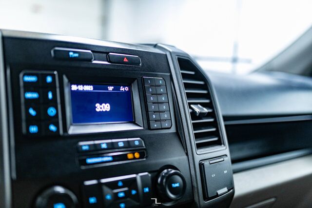 2022 Ford F-350 4x4 Crew Cab XL Deck Red Deer AB