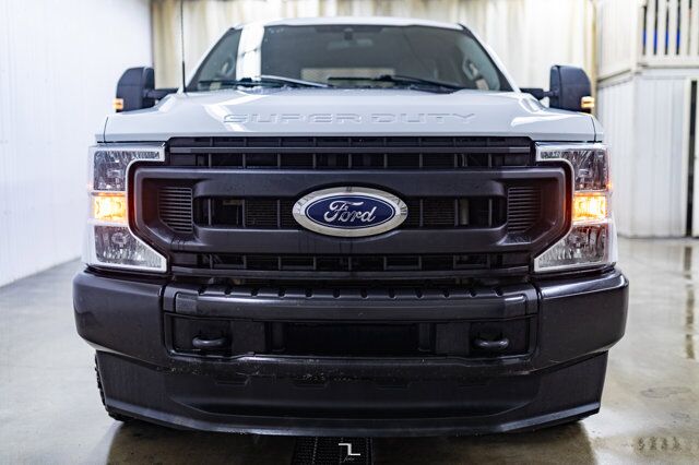 2022 Ford F-350 4x4 Crew Cab XL Deck Red Deer AB