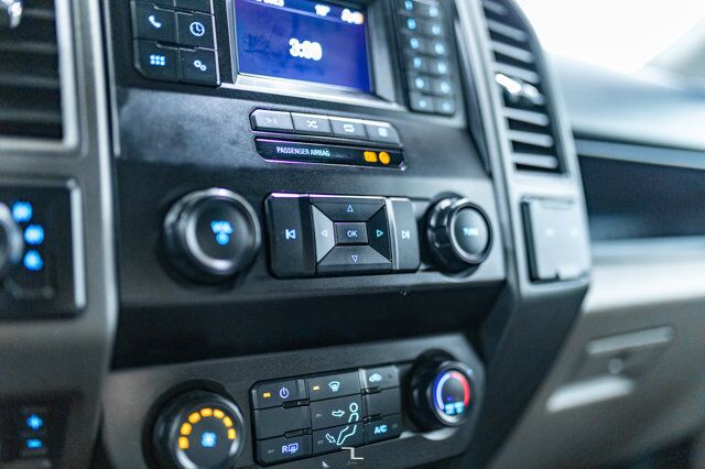 2022 Ford F-350 4x4 Crew Cab XL Deck Red Deer AB