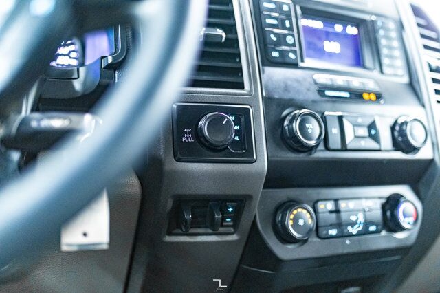 2022 Ford F-350 4x4 Crew Cab XL Deck Red Deer AB