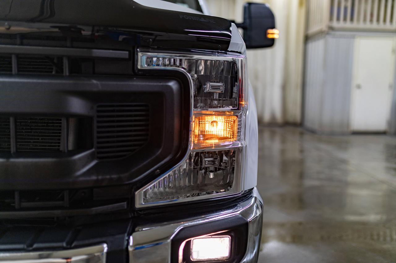 2022 Ford F-350 4x4 Crew Cab XL FX4 Longbox BCam Red Deer AB