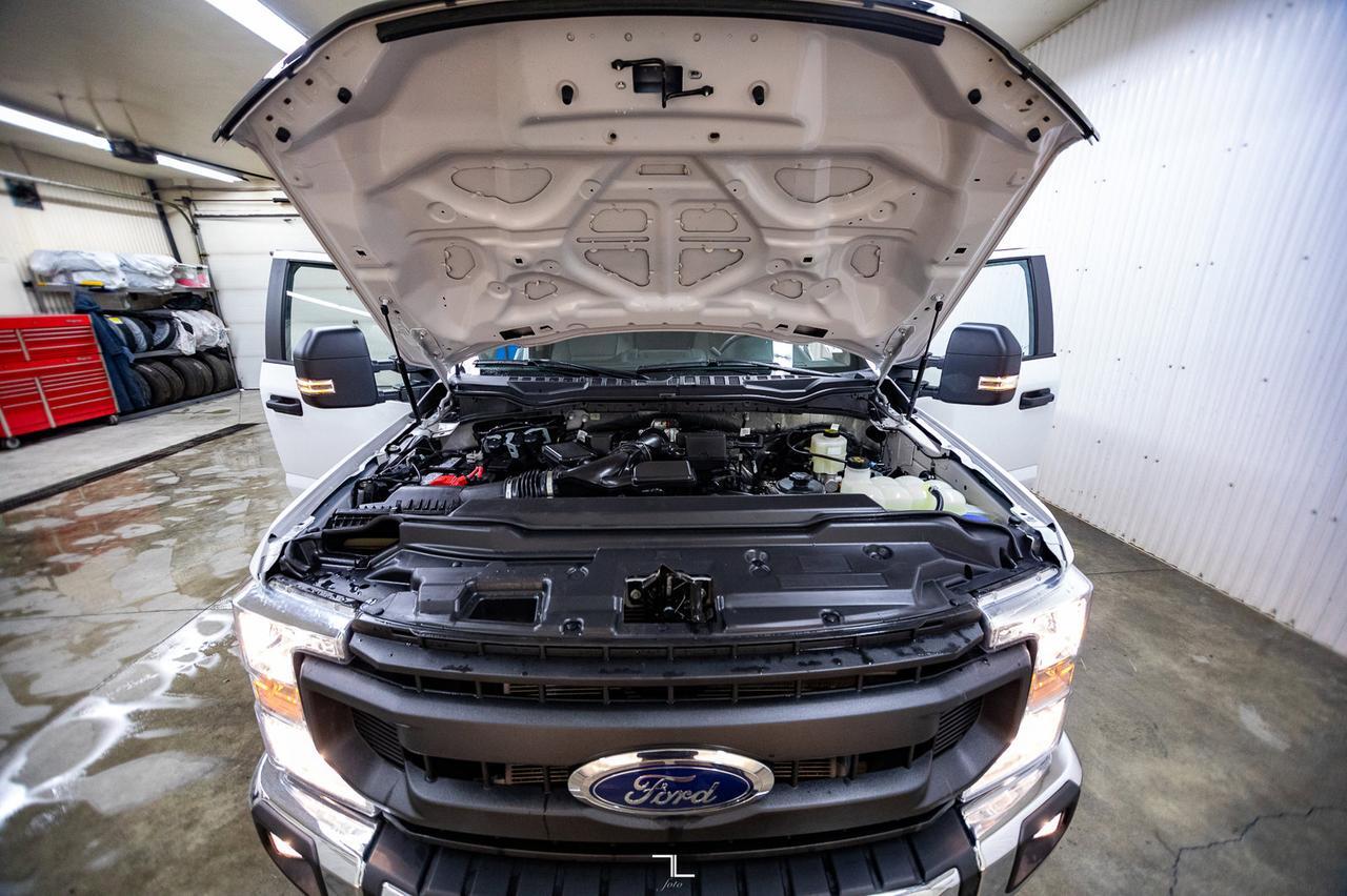 2022 Ford F-350 4x4 Crew Cab XL FX4 Longbox BCam Red Deer AB