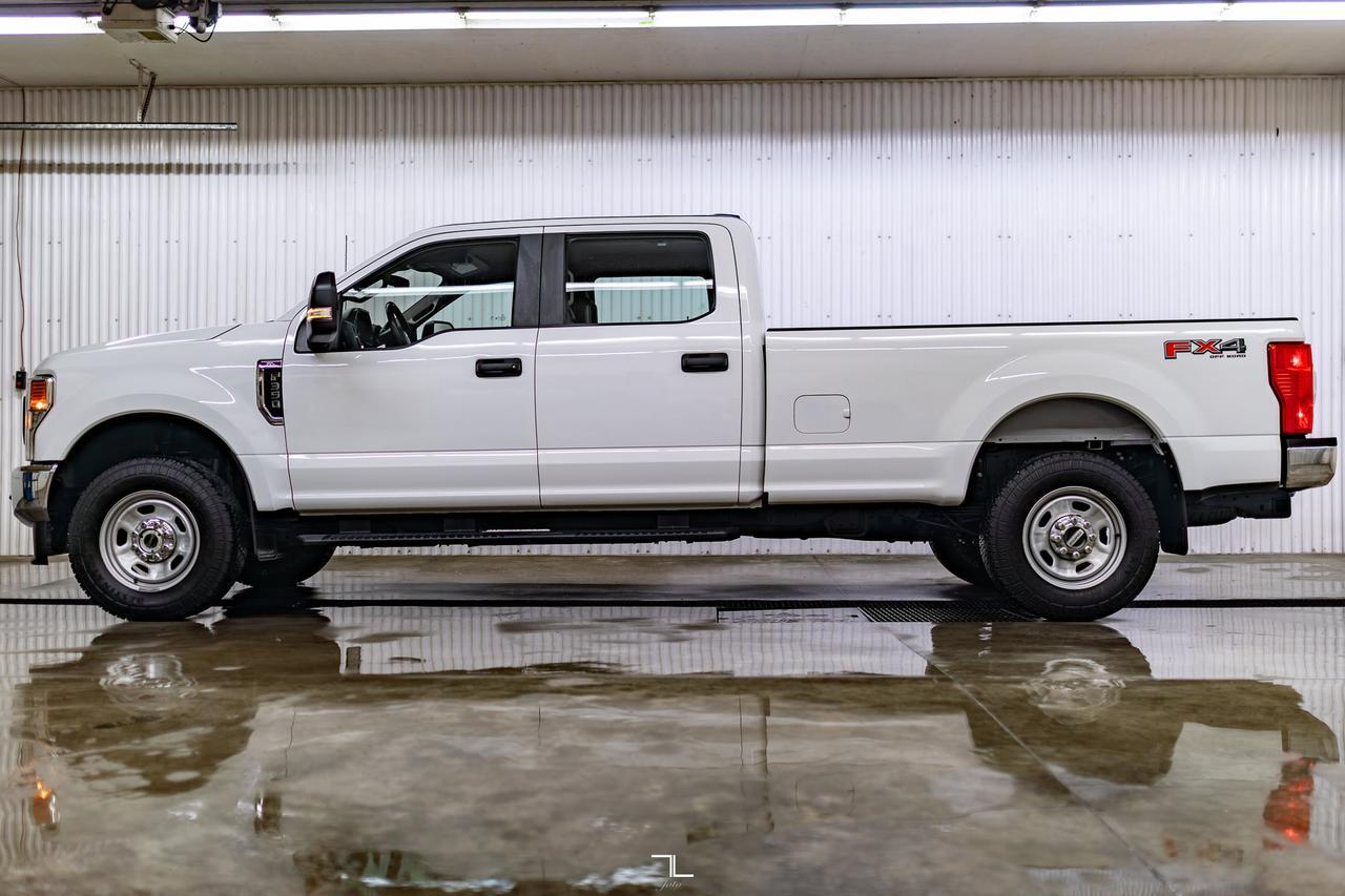 2022 Ford F-350 4x4 Crew Cab XL FX4 Longbox BCam Red Deer AB