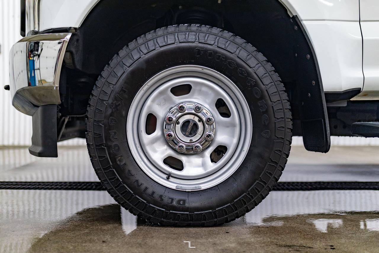 2022 Ford F-350 4x4 Crew Cab XL FX4 Longbox BCam Red Deer AB