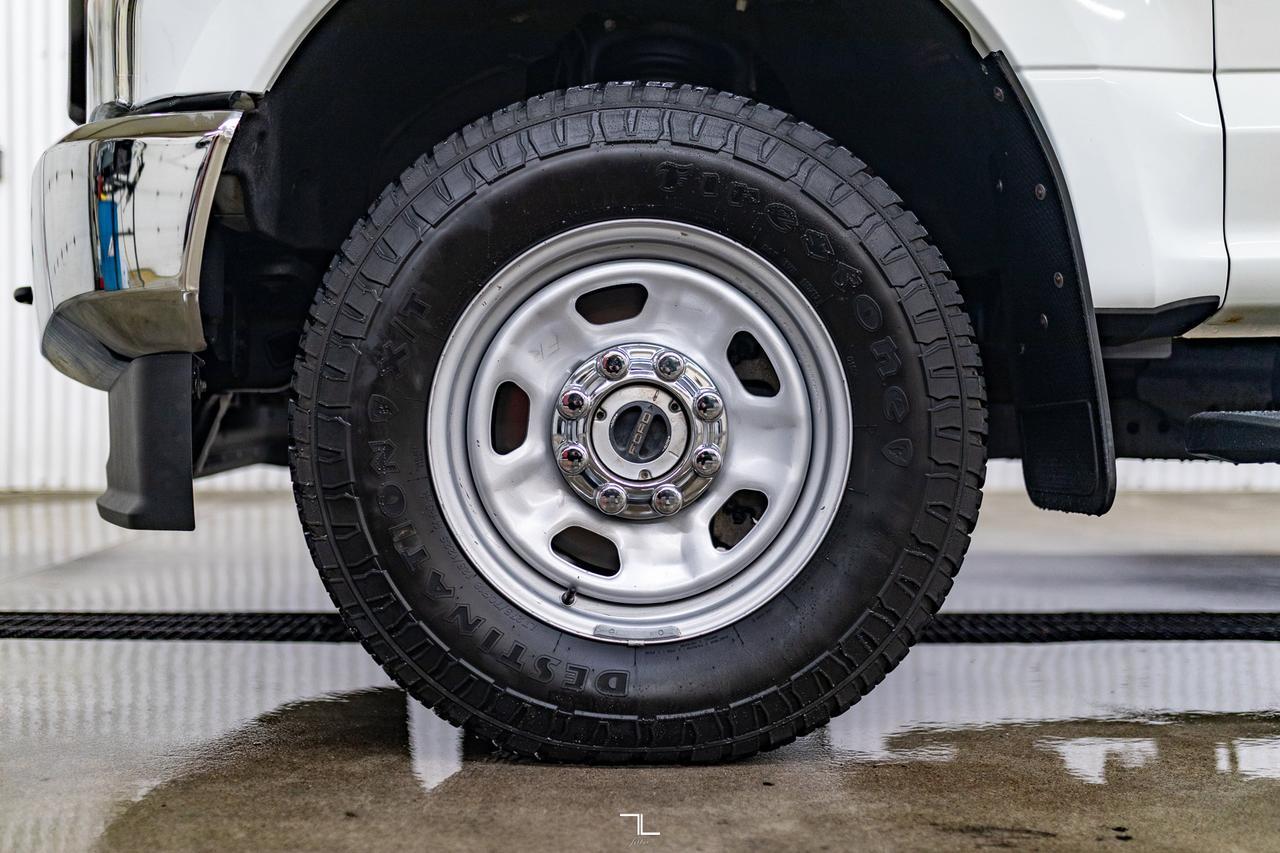 2022 Ford F-350 4x4 Crew Cab XL FX4 Longbox BCam Red Deer AB