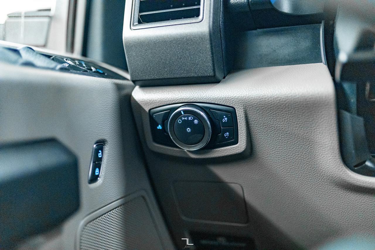 2022 Ford F-350 4x4 Crew Cab XL FX4 Longbox BCam Red Deer AB