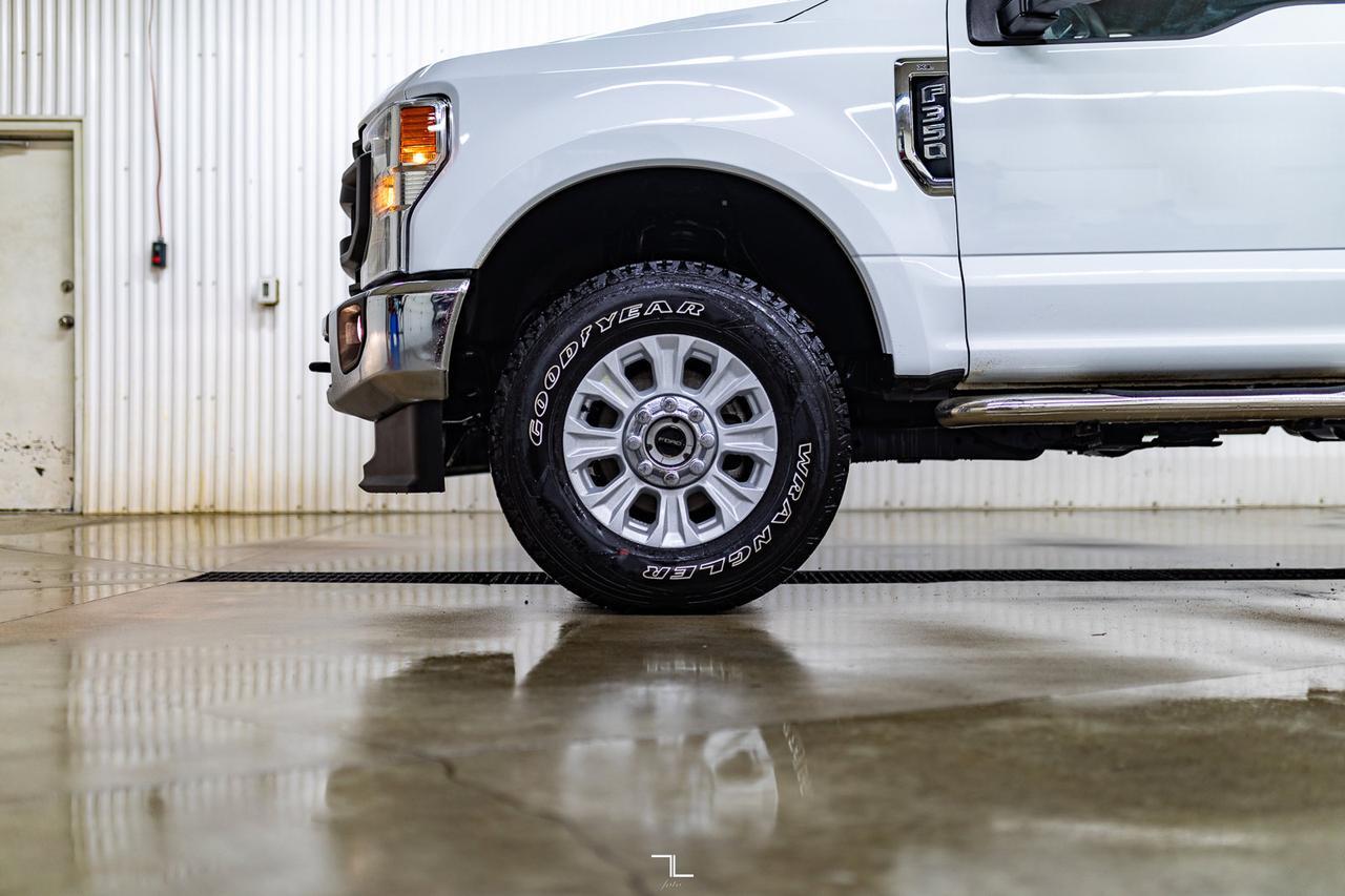 2022 Ford F-350 4x4 Crew Cab XL FX4 Longbox BCam Red Deer AB