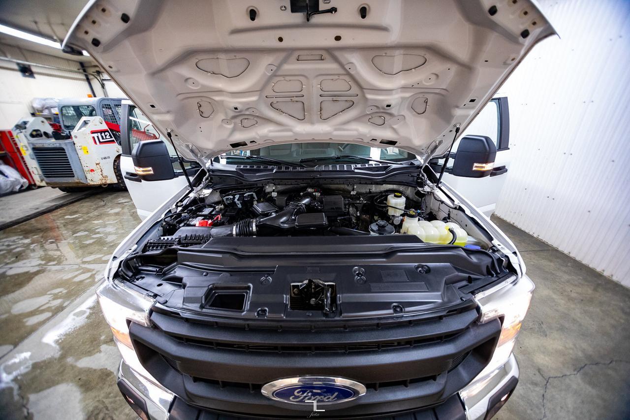 2022 Ford F-350 4x4 Crew Cab XL FX4 Longbox BCam Red Deer AB