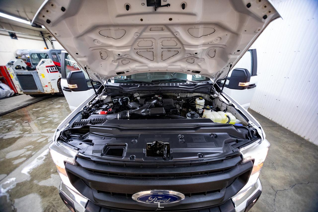 2022 Ford F-350 4x4 Crew Cab XL FX4 Longbox BCam Red Deer AB