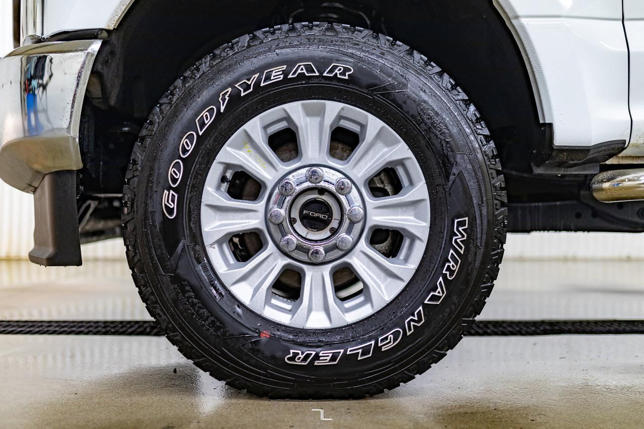 2022 Ford F-350 4x4 Crew Cab XL FX4 Longbox BCam Red Deer AB