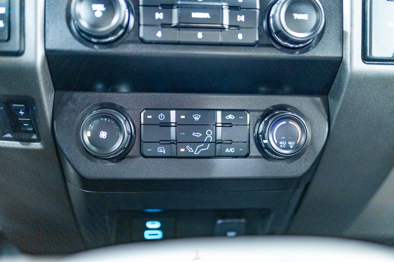 2022 Ford F-350 4x4 Crew Cab XL FX4 Longbox BCam Red Deer AB