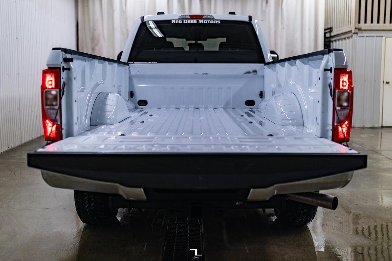 2022 Ford F-350 4x4 Crew Cab XL FX4 Longbox BCam Red Deer AB