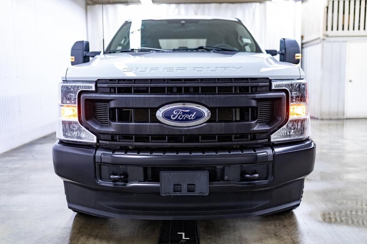 2022 Ford F-350 4x4 Crew Cab XL Longbox BCam Red Deer AB