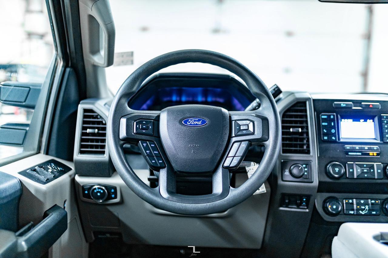 2022 Ford F-350 4x4 Crew Cab XL Longbox BCam Red Deer AB