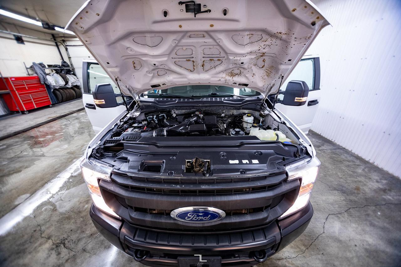 2022 Ford F-350 4x4 Crew Cab XL Longbox BCam Red Deer AB