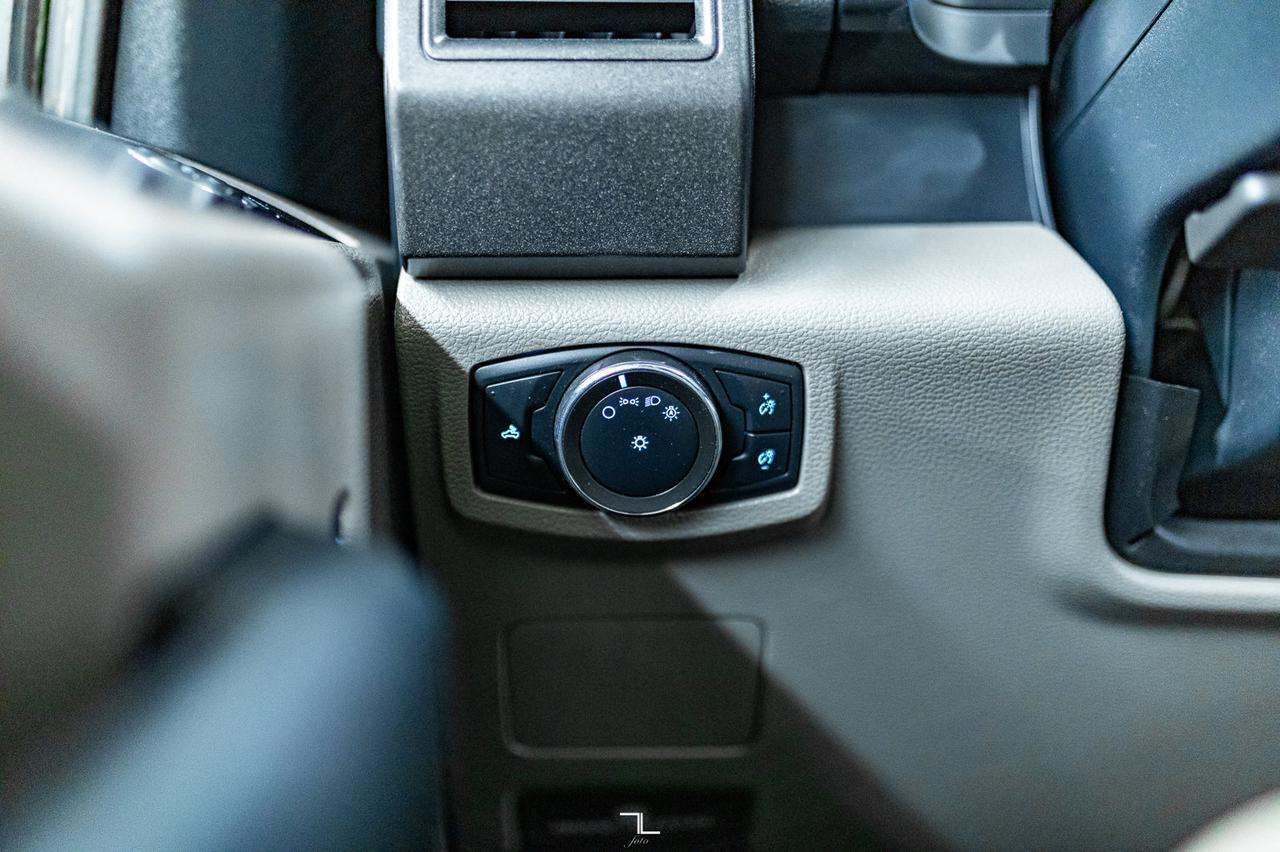 2022 Ford F-350 4x4 Crew Cab XL Longbox BCam Red Deer AB