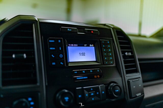 2022 Ford F-350 4x4 Crew Cab XL Longbox BCam Red Deer AB