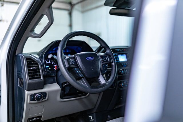 2022 Ford F-350 4x4 Crew Cab XL Longbox BCam Red Deer AB