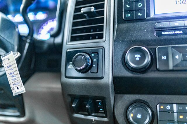 2022 Ford F-350 4x4 Crew Cab XL Longbox BCam Red Deer AB