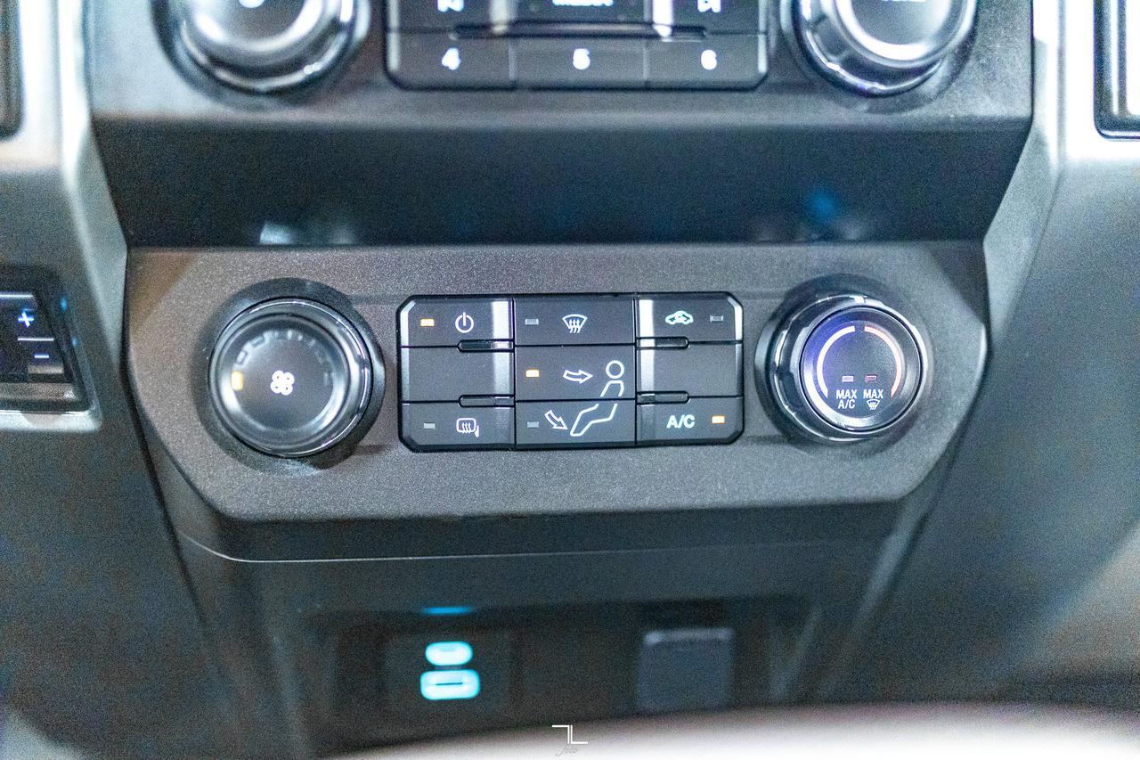 2022 Ford F-350 4x4 Crew Cab XLT BCam Tommy Gate Red Deer AB