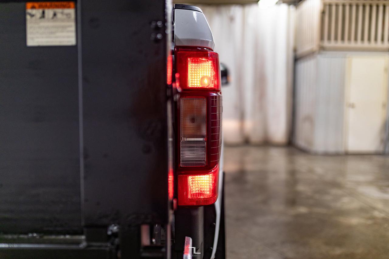 2022 Ford F-350 4x4 Crew Cab XLT BCam Tommy Gate Red Deer AB