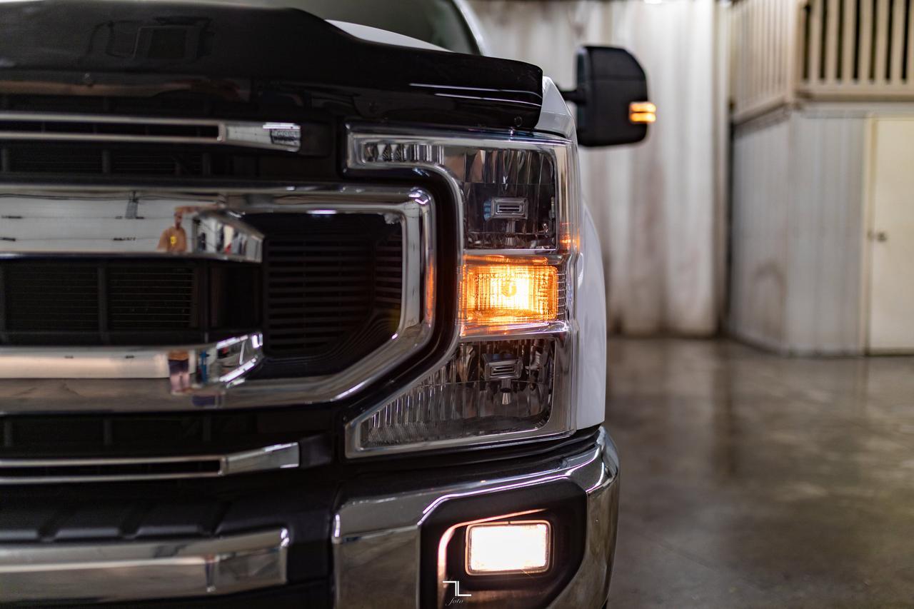 2022 Ford F-350 4x4 Crew Cab XLT BCam Tommy Gate Red Deer AB