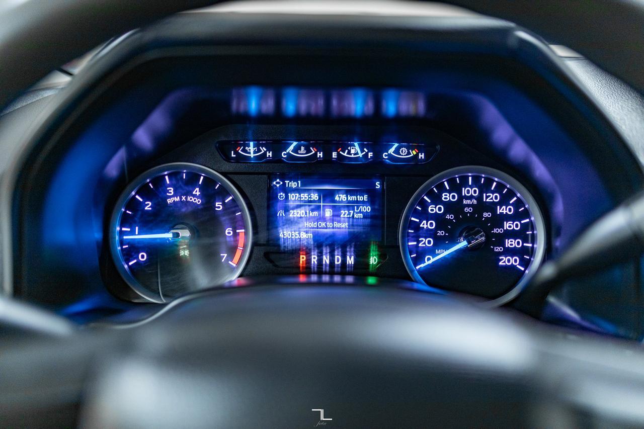 2022 Ford F-350 4x4 Crew Cab XLT BCam Tommy Gate Red Deer AB