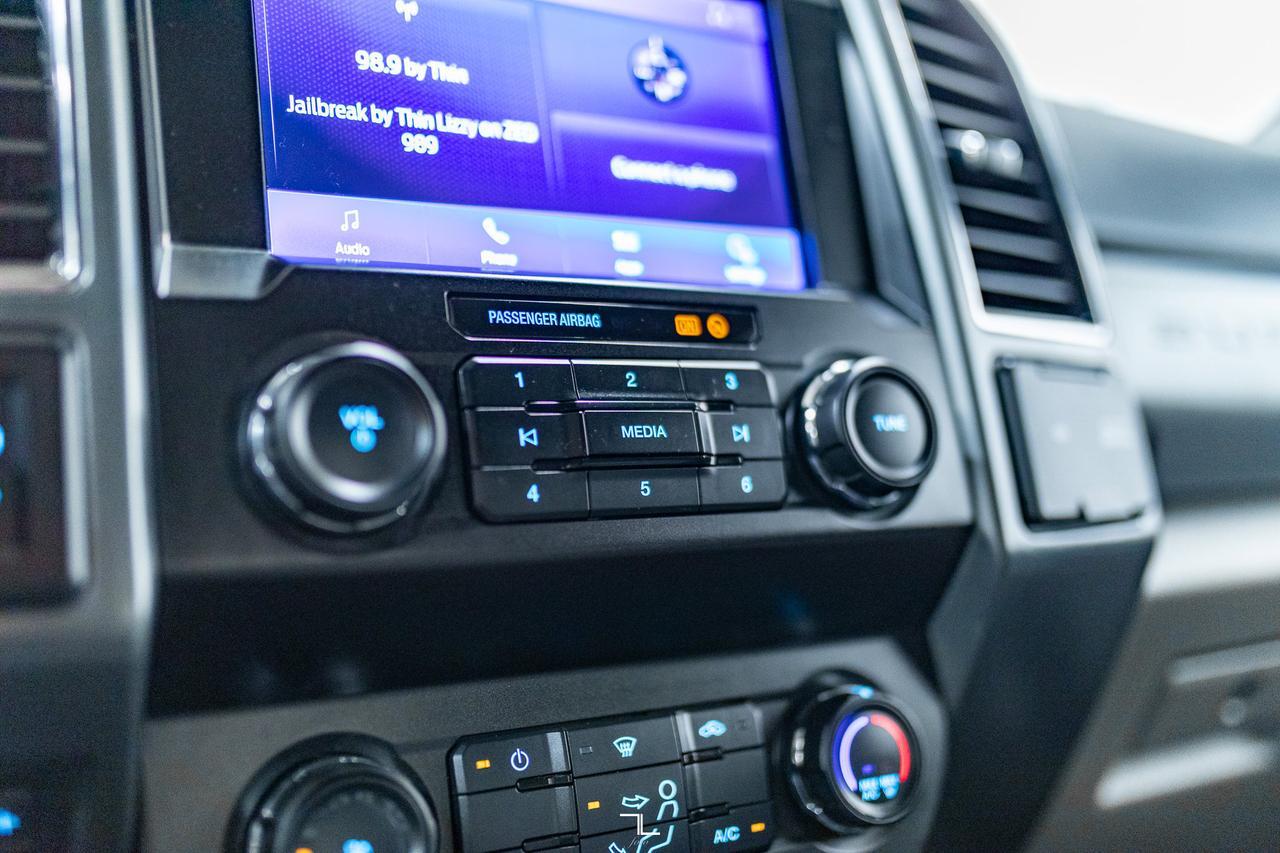 2022 Ford F-350 4x4 Crew Cab XLT BCam Tommy Gate Red Deer AB