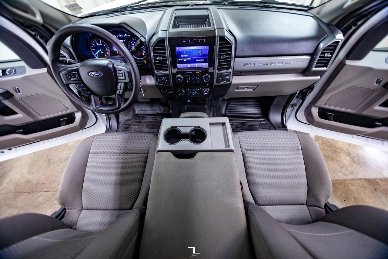 2022 Ford F-350 4x4 Crew Cab XLT BCam Tommy Gate Red Deer AB