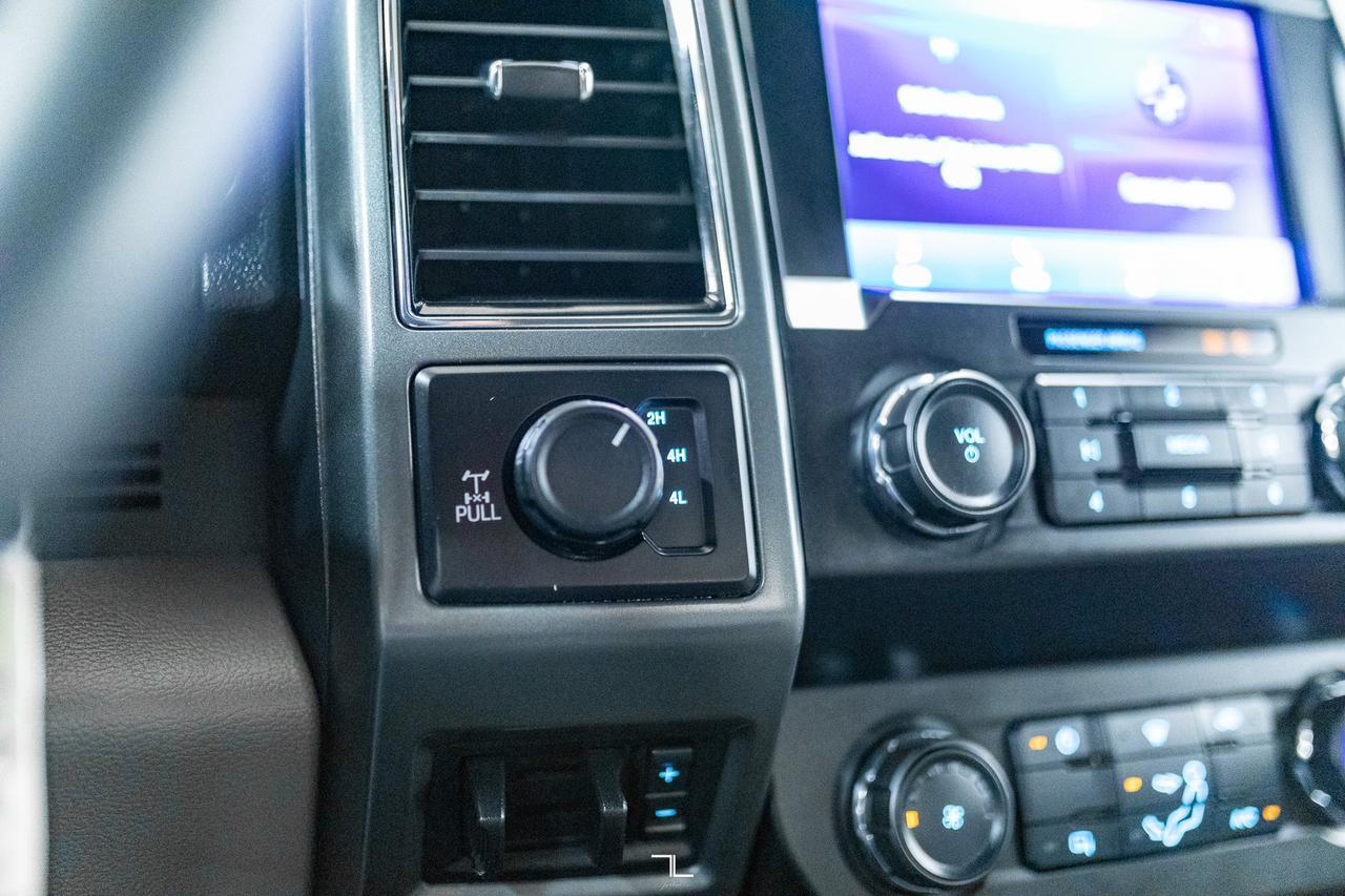 2022 Ford F-350 4x4 Crew Cab XLT BCam Tommy Gate Red Deer AB