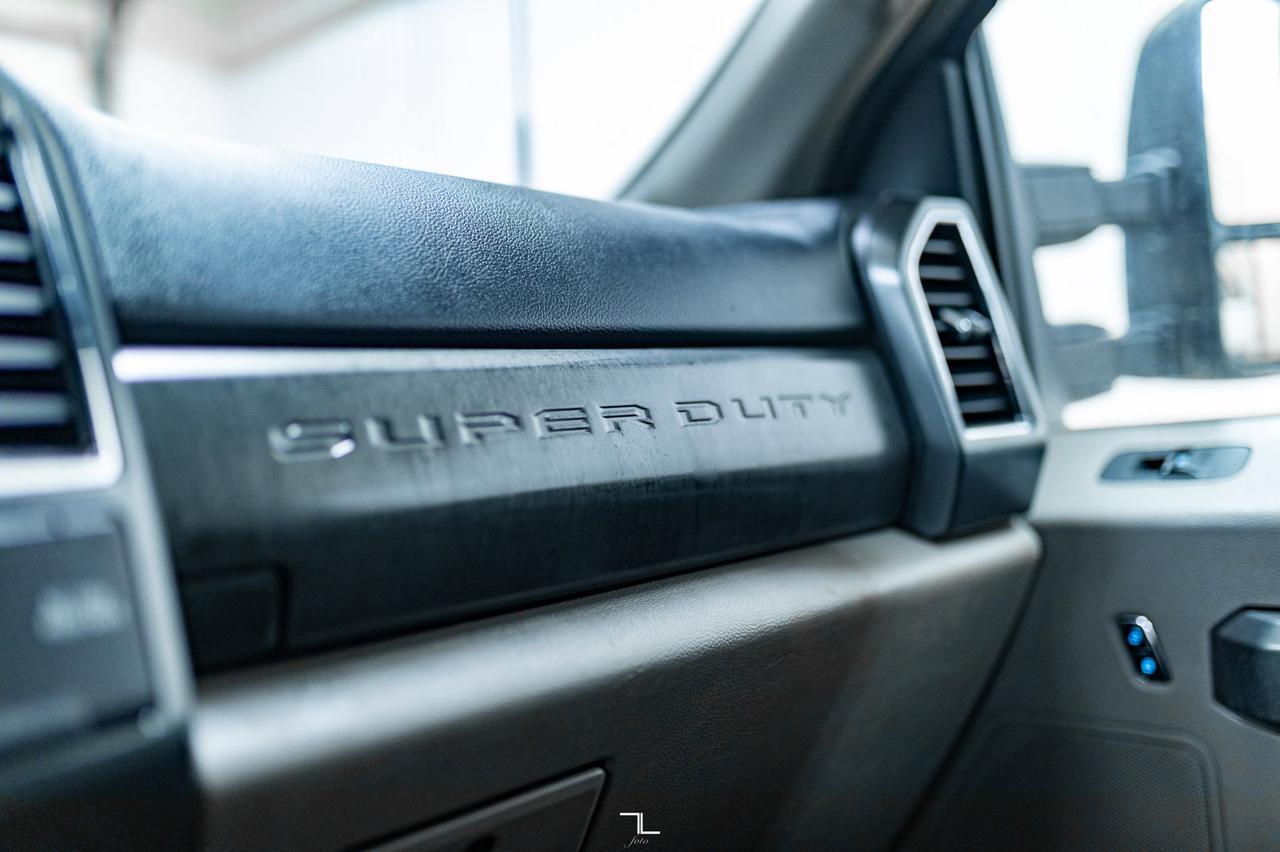 2022 Ford F-350 4x4 Crew Cab XLT Deck BCam Red Deer AB