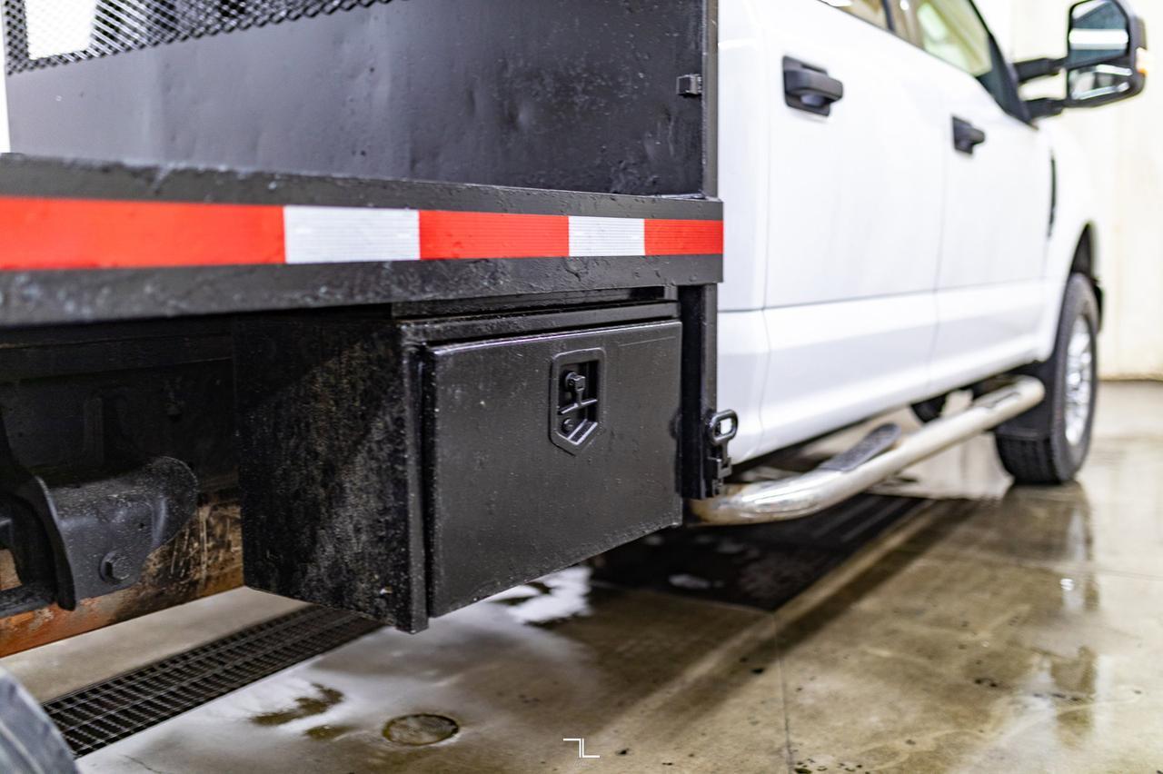 2022 Ford F-350 4x4 Crew Cab XLT Deck BCam Red Deer AB