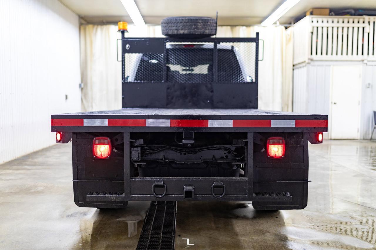 2022 Ford F-350 4x4 Crew Cab XLT Deck BCam Red Deer AB