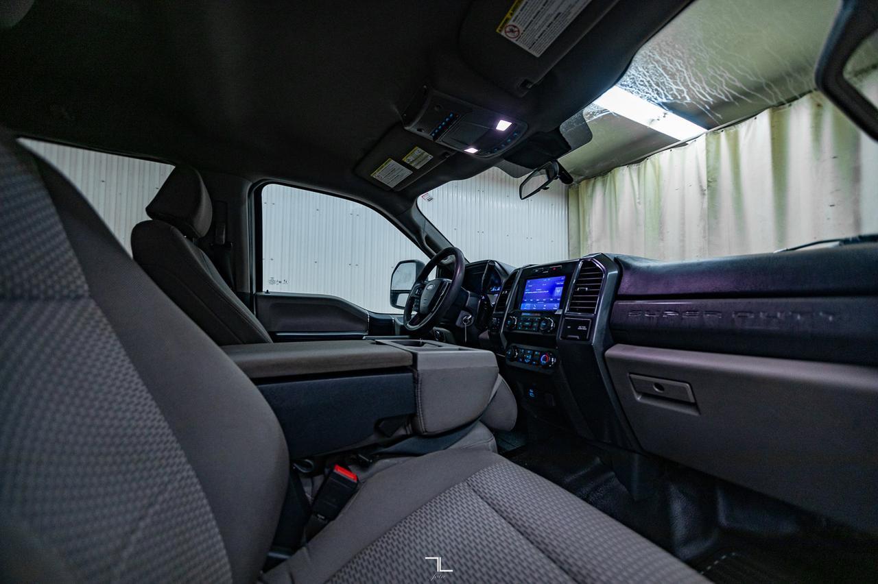 2022 Ford F-350 4x4 Crew Cab XLT Deck BCam Red Deer AB