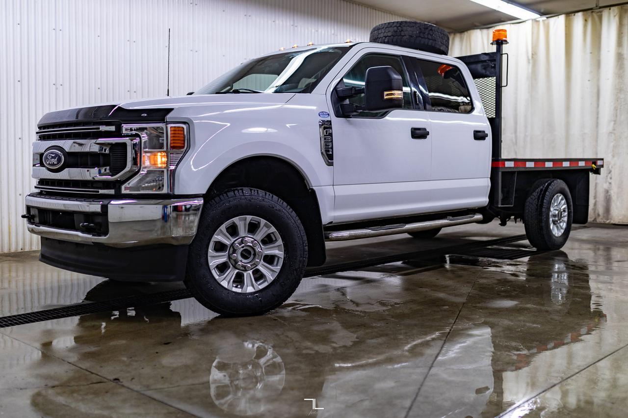 2022 Ford F-350 4x4 Crew Cab XLT Deck BCam Red Deer AB