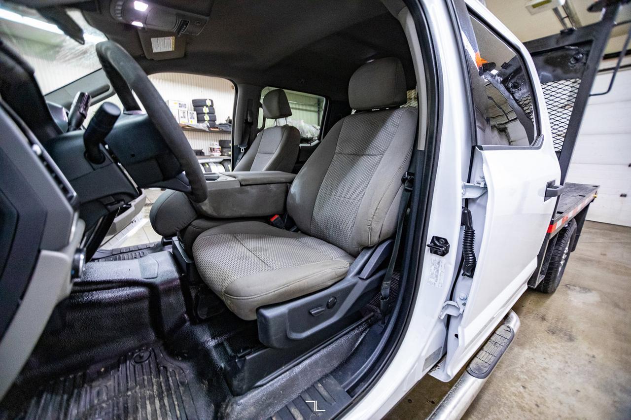 2022 Ford F-350 4x4 Crew Cab XLT Deck BCam Red Deer AB