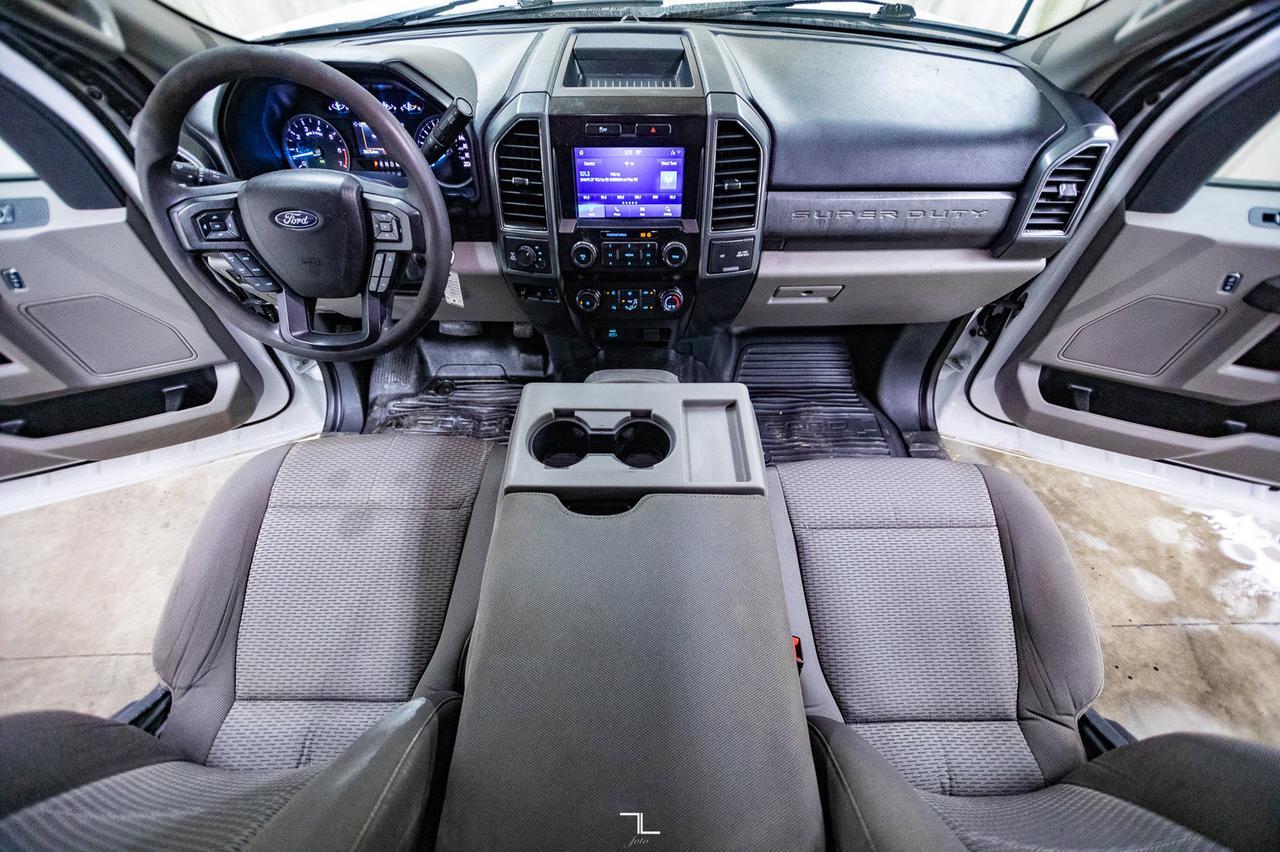 2022 Ford F-350 4x4 Crew Cab XLT Deck BCam Red Deer AB