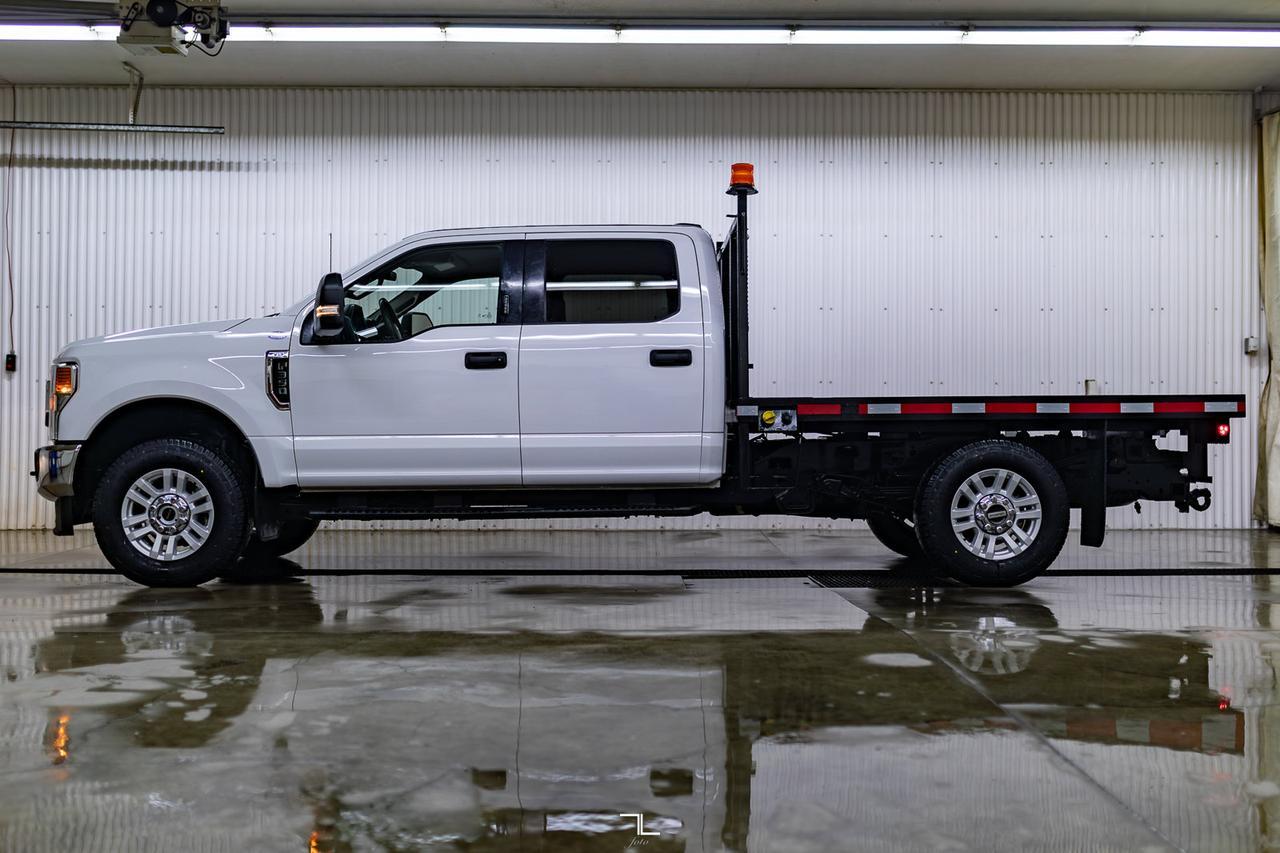 2022 Ford F-350 4x4 Crew Cab XLT Deck BCam Red Deer AB