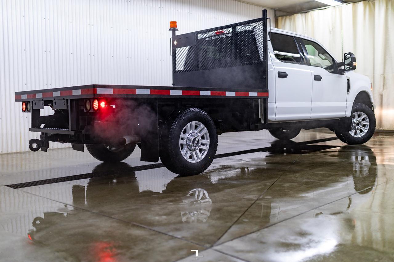 2022 Ford F-350 4x4 Crew Cab XLT Deck BCam Red Deer AB