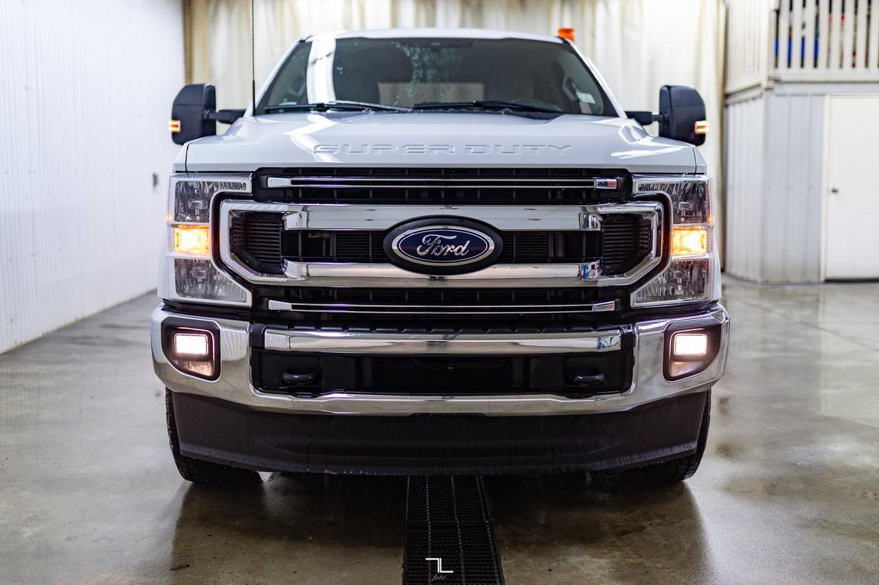 2022 Ford F-350 4x4 Crew Cab XLT Deck BCam Red Deer AB
