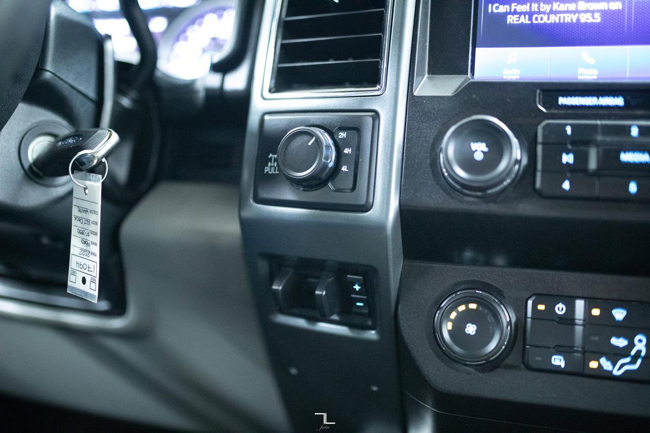 2022 Ford F-350 4x4 Crew Cab XLT Deck BCam Red Deer AB