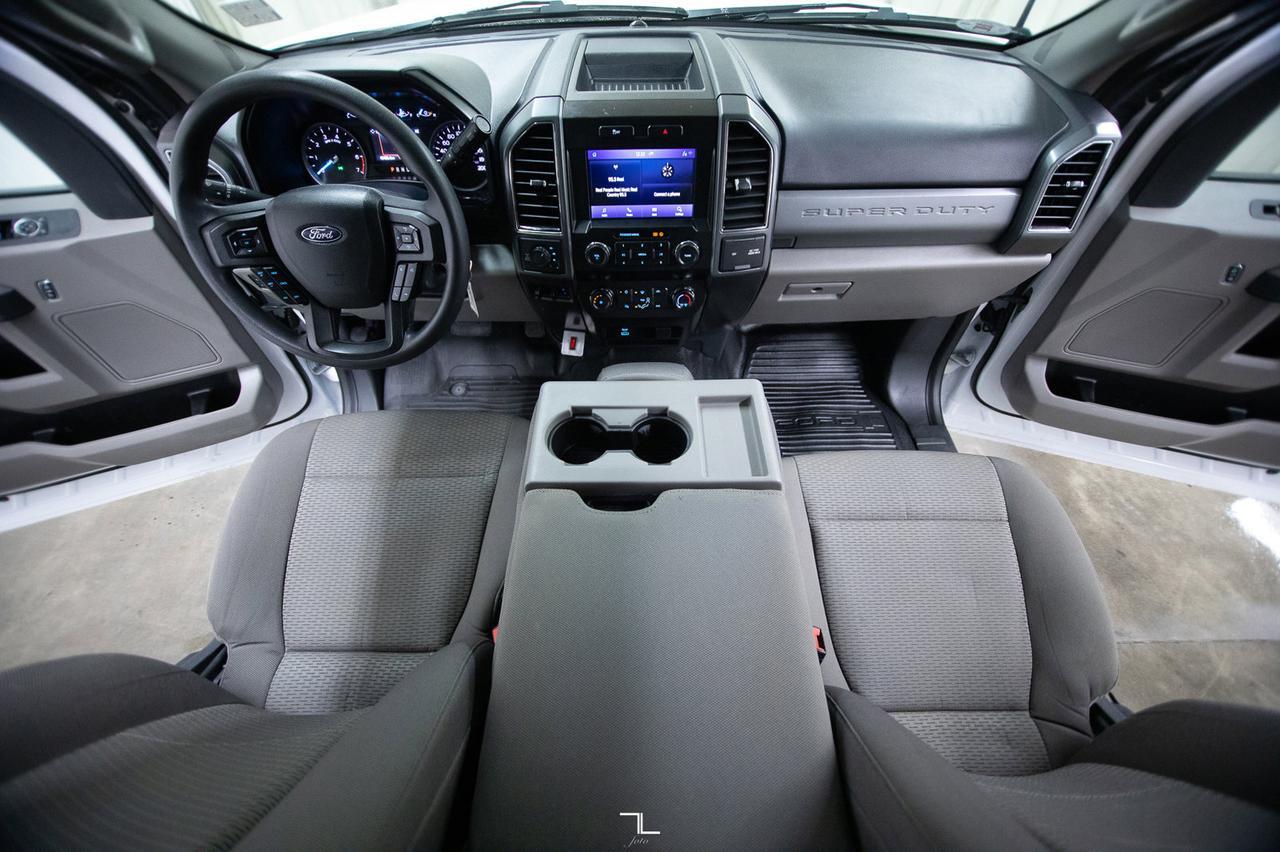 2022 Ford F-350 4x4 Crew Cab XLT Deck BCam Red Deer AB