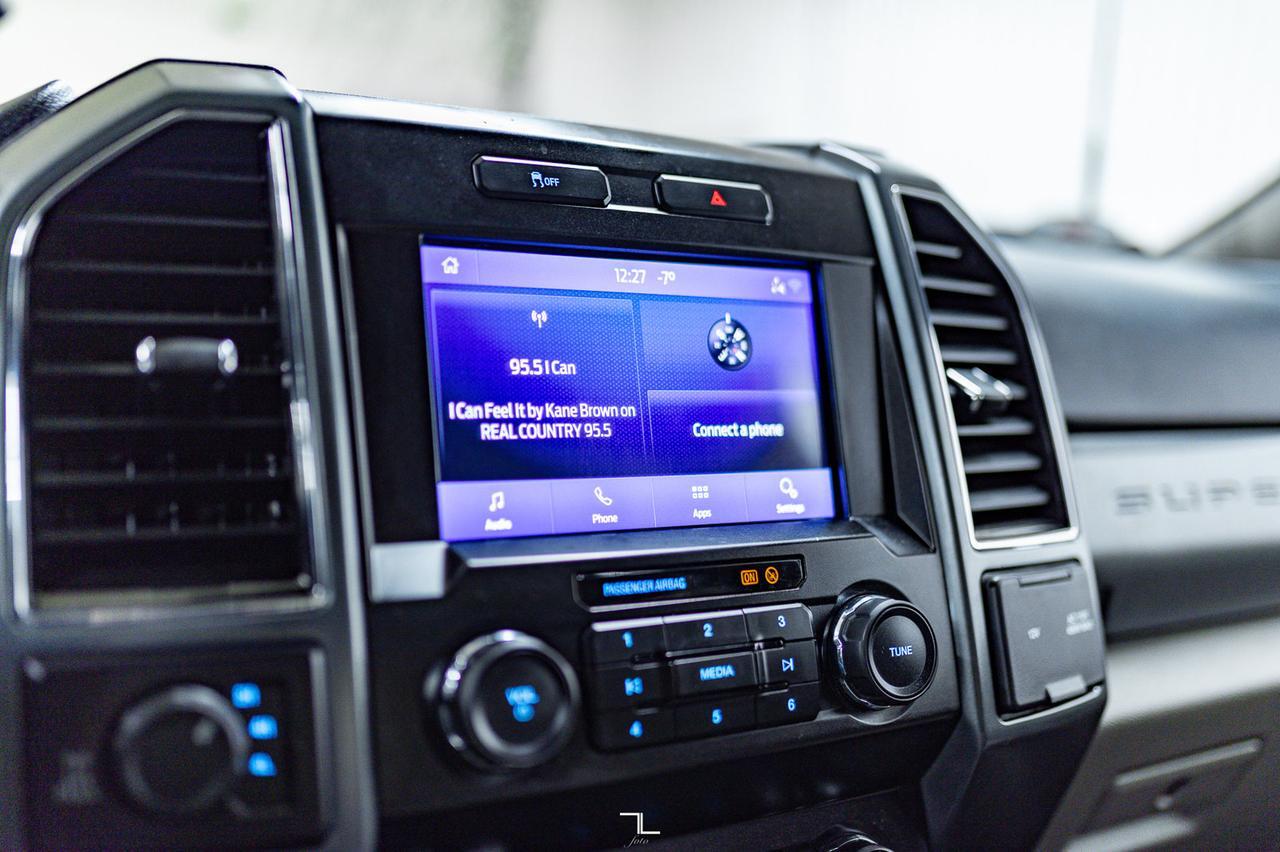 2022 Ford F-350 4x4 Crew Cab XLT Deck BCam Red Deer AB