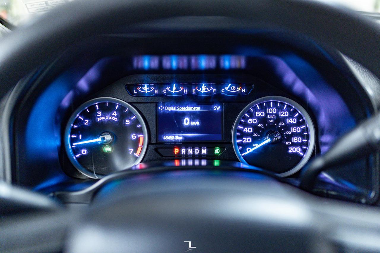 2022 Ford F-350 4x4 Crew Cab XLT Deck BCam Red Deer AB