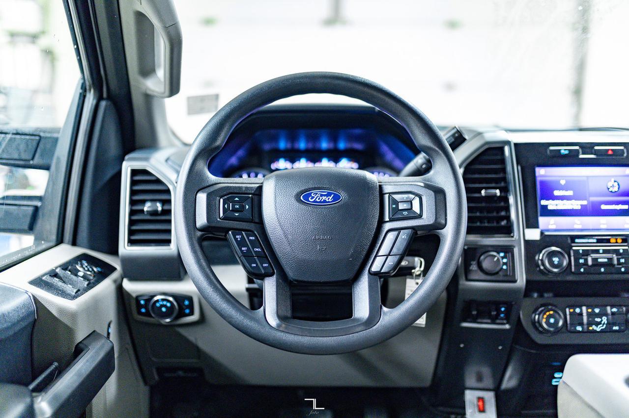 2022 Ford F-350 4x4 Crew Cab XLT Deck BCam Red Deer AB