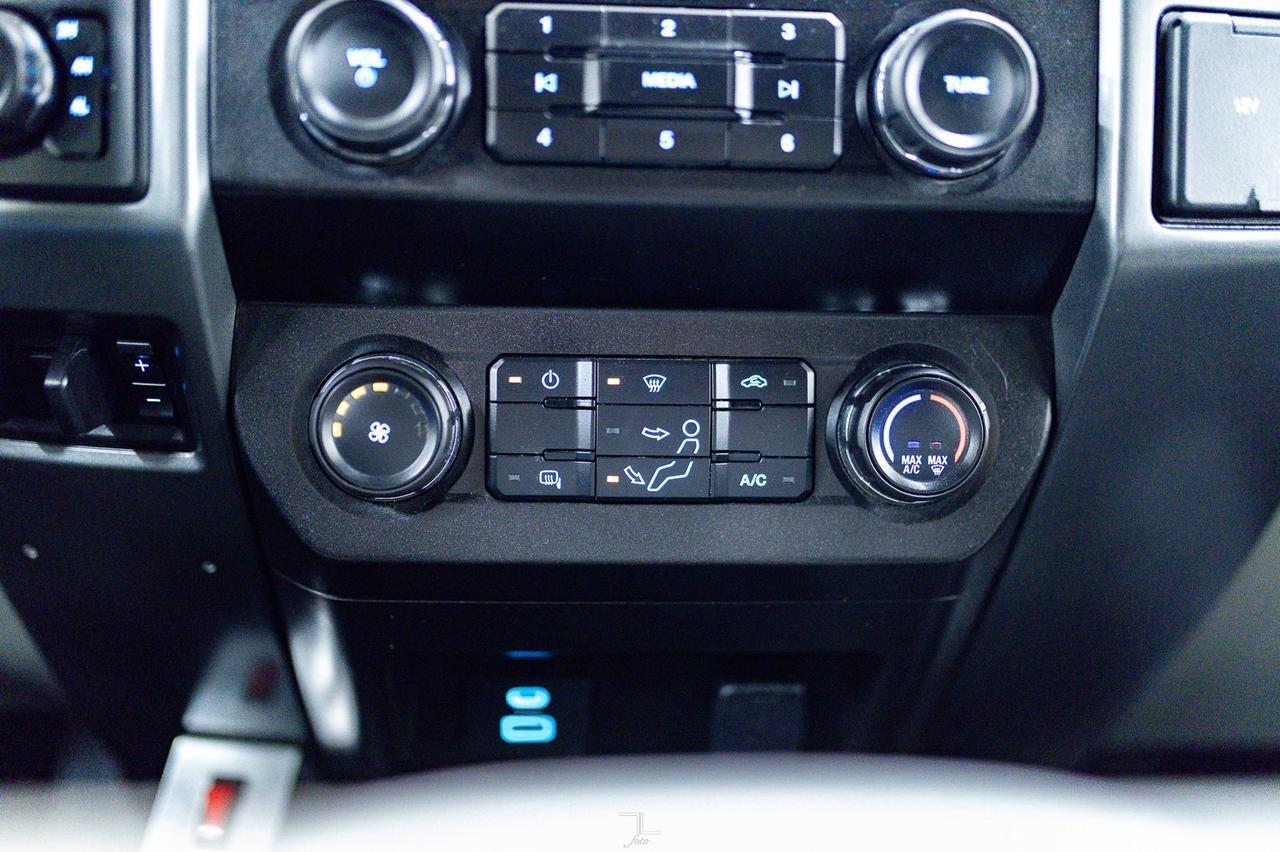 2022 Ford F-350 4x4 Crew Cab XLT Deck BCam Red Deer AB