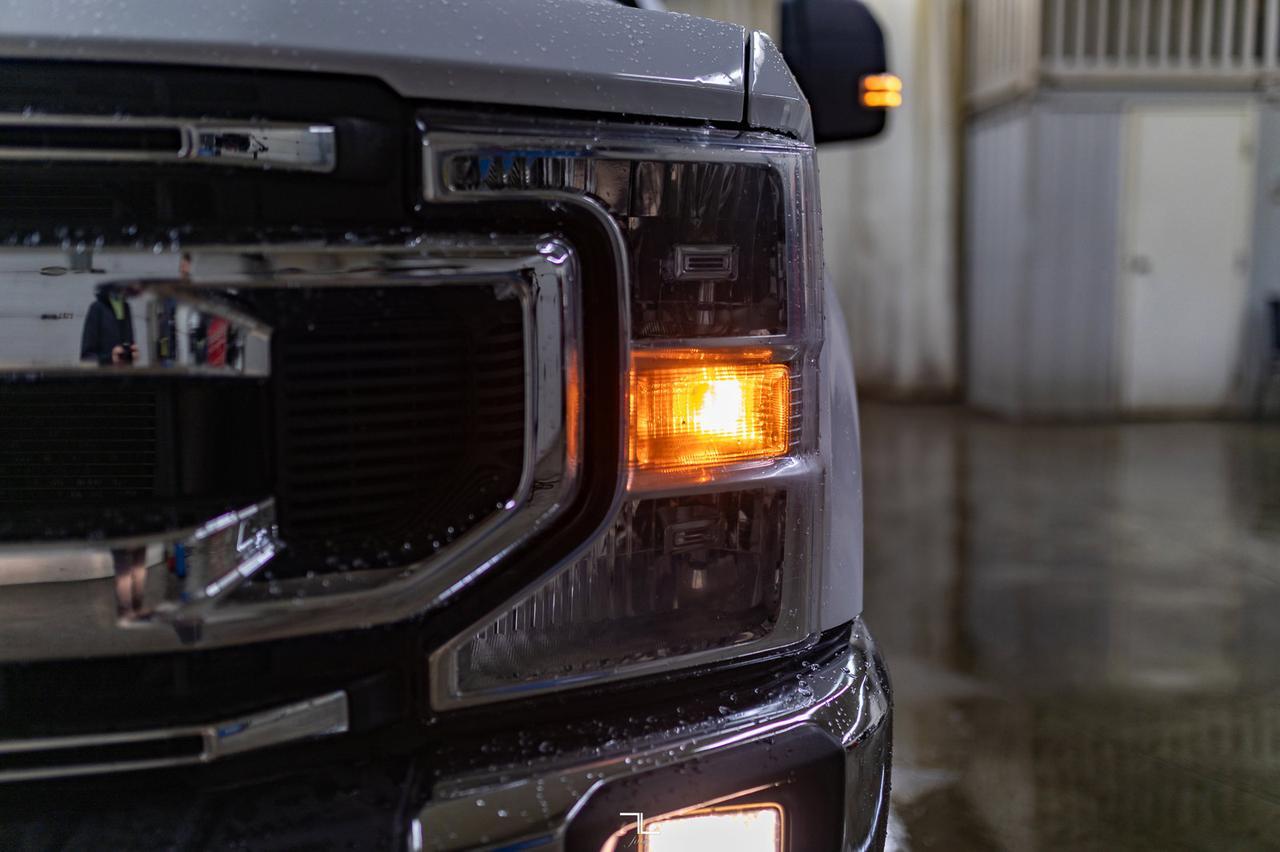 2022 Ford F-350 4x4 Crew Cab XLT Deck BCam Red Deer AB