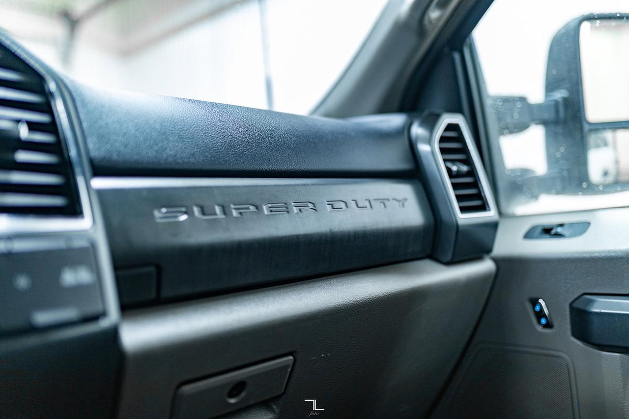 2022 Ford F-350 4x4 Crew Cab XLT Deck BCam Red Deer AB