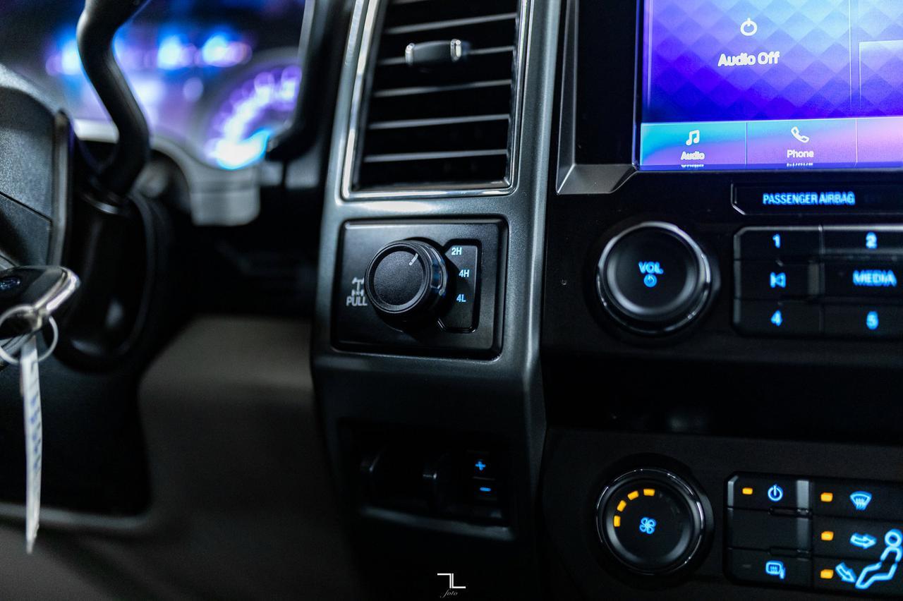 2022 Ford F-350 4x4 Crew Cab XLT Deck BCam Red Deer AB