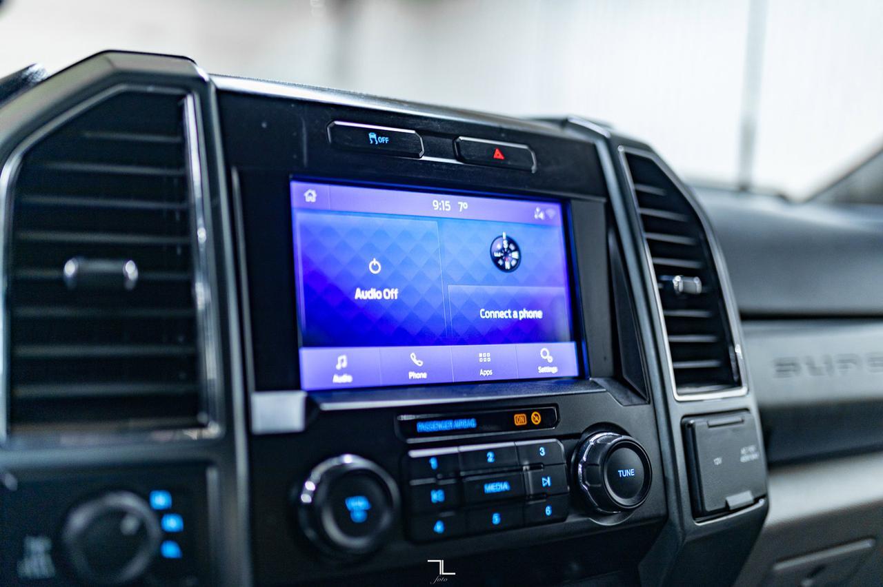 2022 Ford F-350 4x4 Crew Cab XLT Deck BCam Red Deer AB